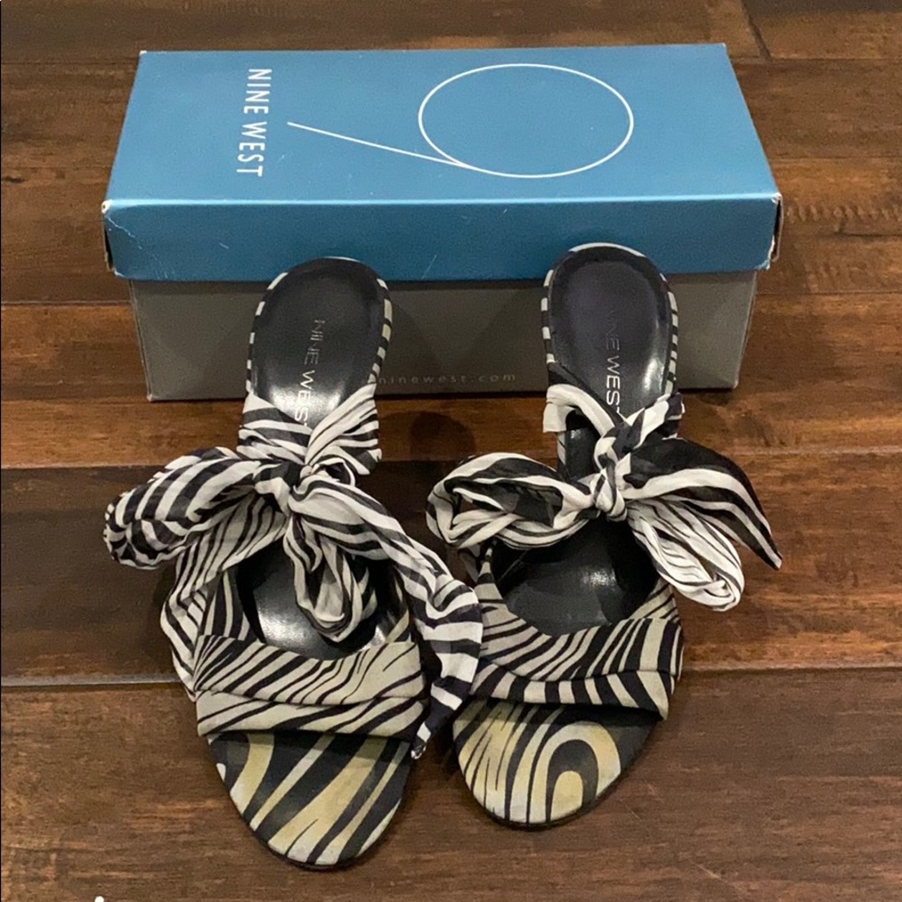 Black White Wrap Ankle Sandal